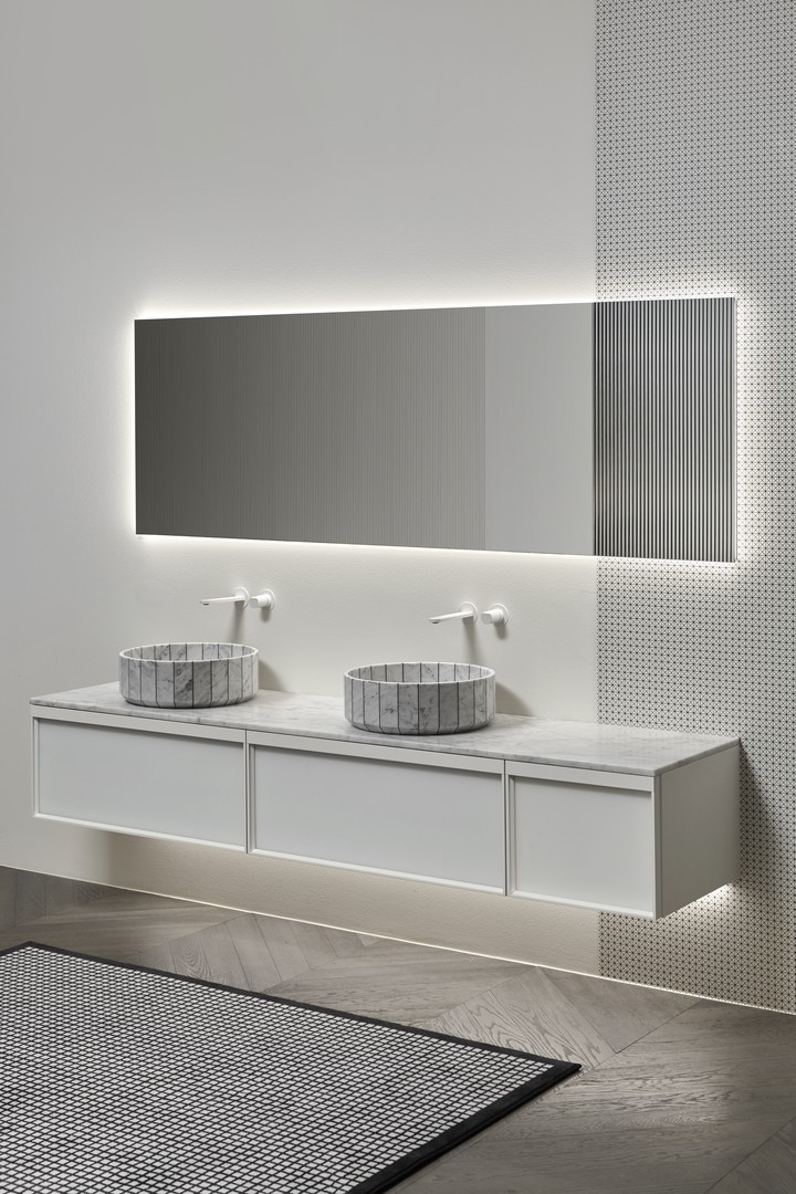 Intriguing play of contrasts created on the wal.