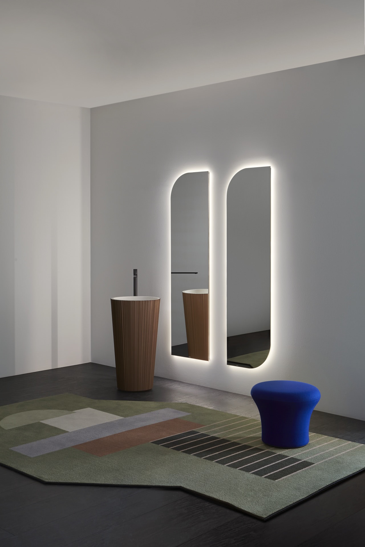 Plissé externally lacquered with metal powder