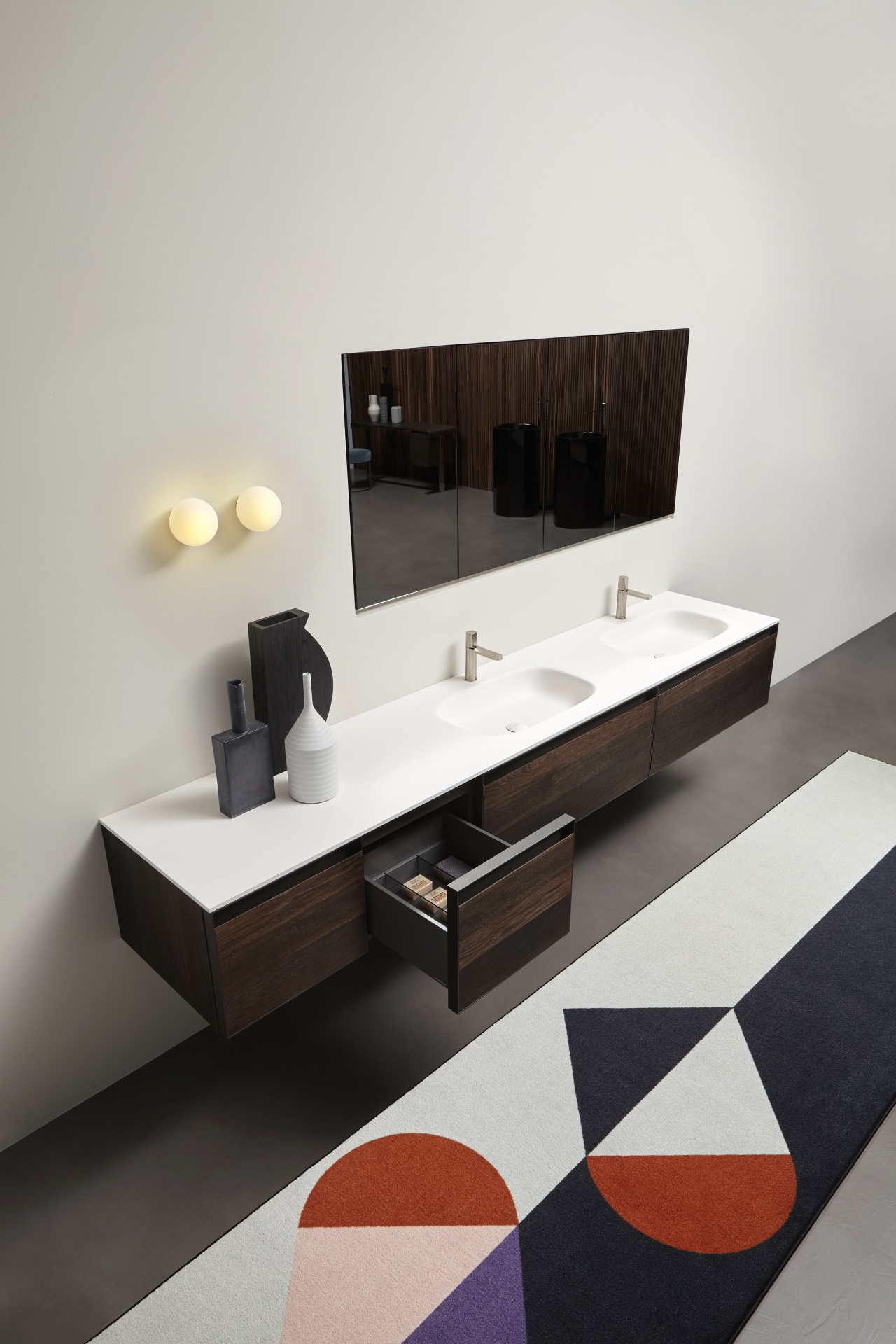 Atelier is a tailored collection, inspired by the company's DNA