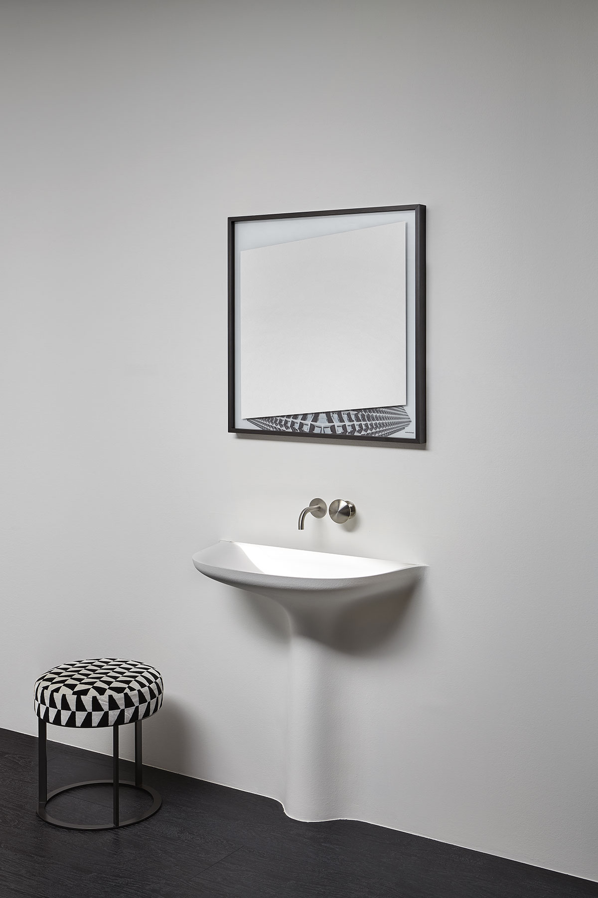 The image comes from the stratification of images of memory.