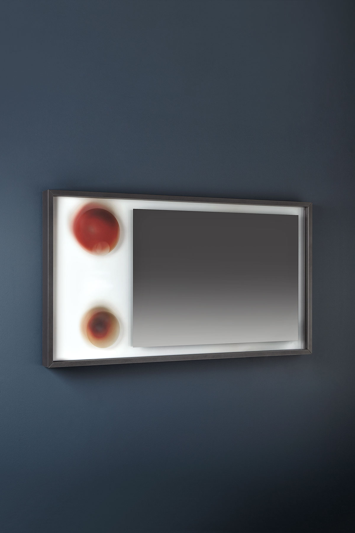 The last mirrored layer establishes a relationship with the observer, who becomes part of the image itself.