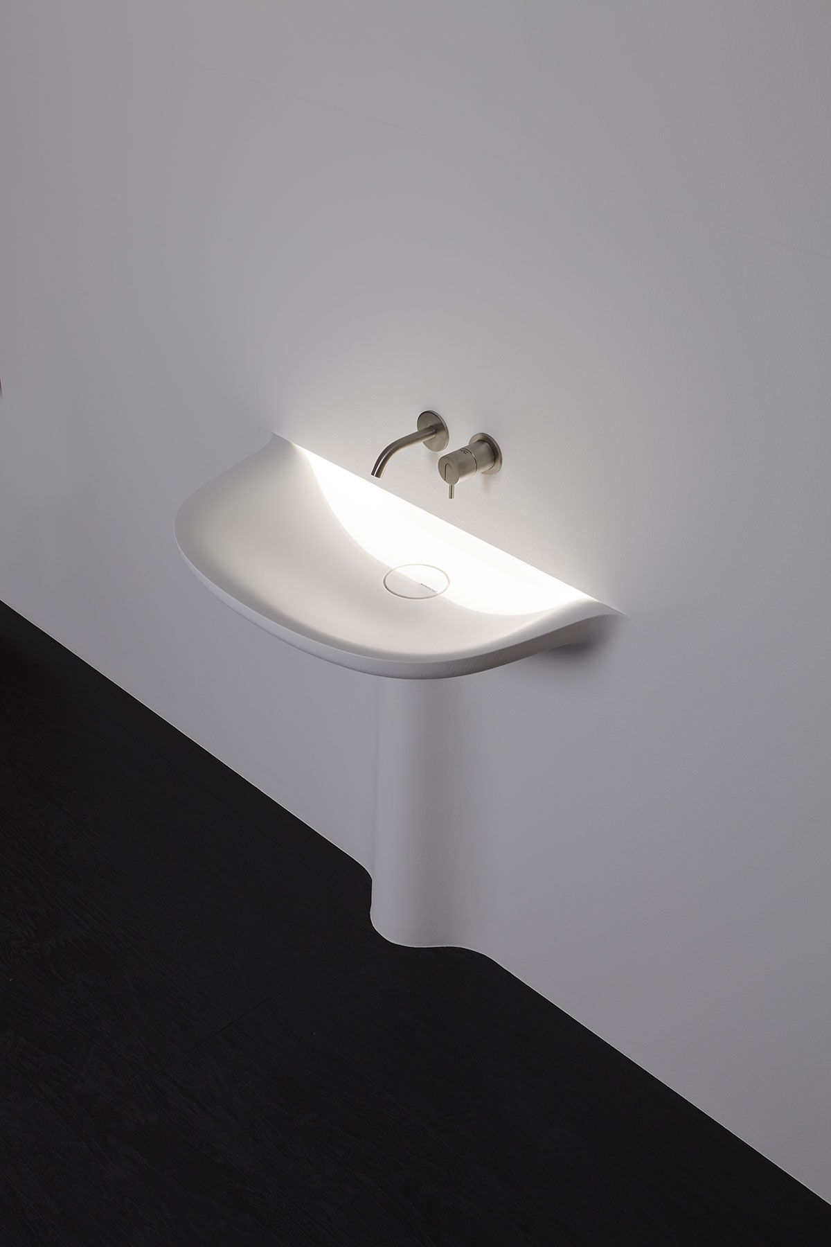 an explicit reference to a classical image reinterpreted through a contemporary material 