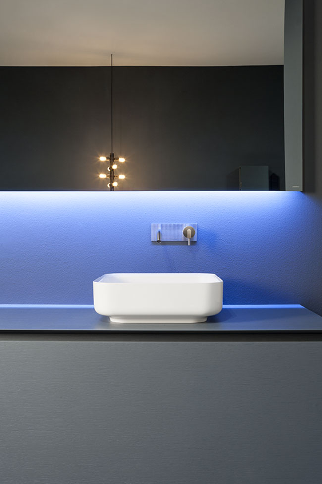 a discrete overall image at the same time elegant