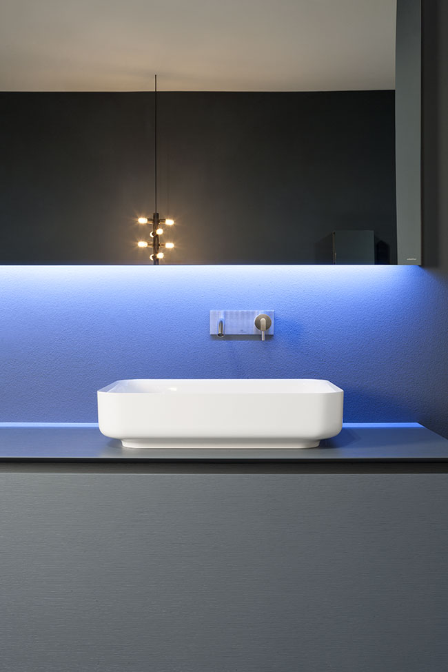 a discrete overall image at the same time elegant