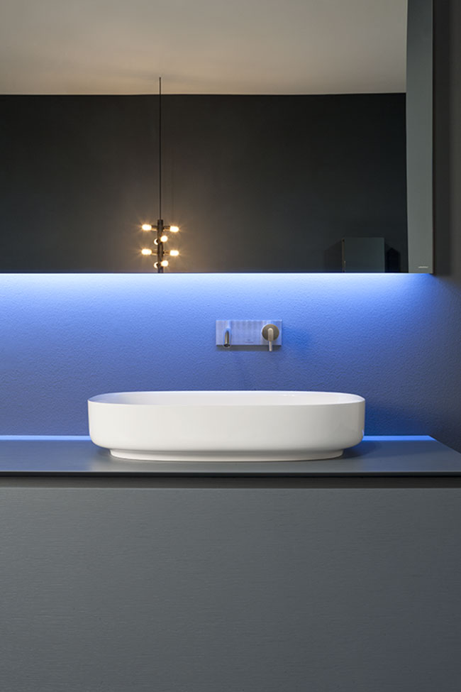 a discrete overall image at the same time elegant