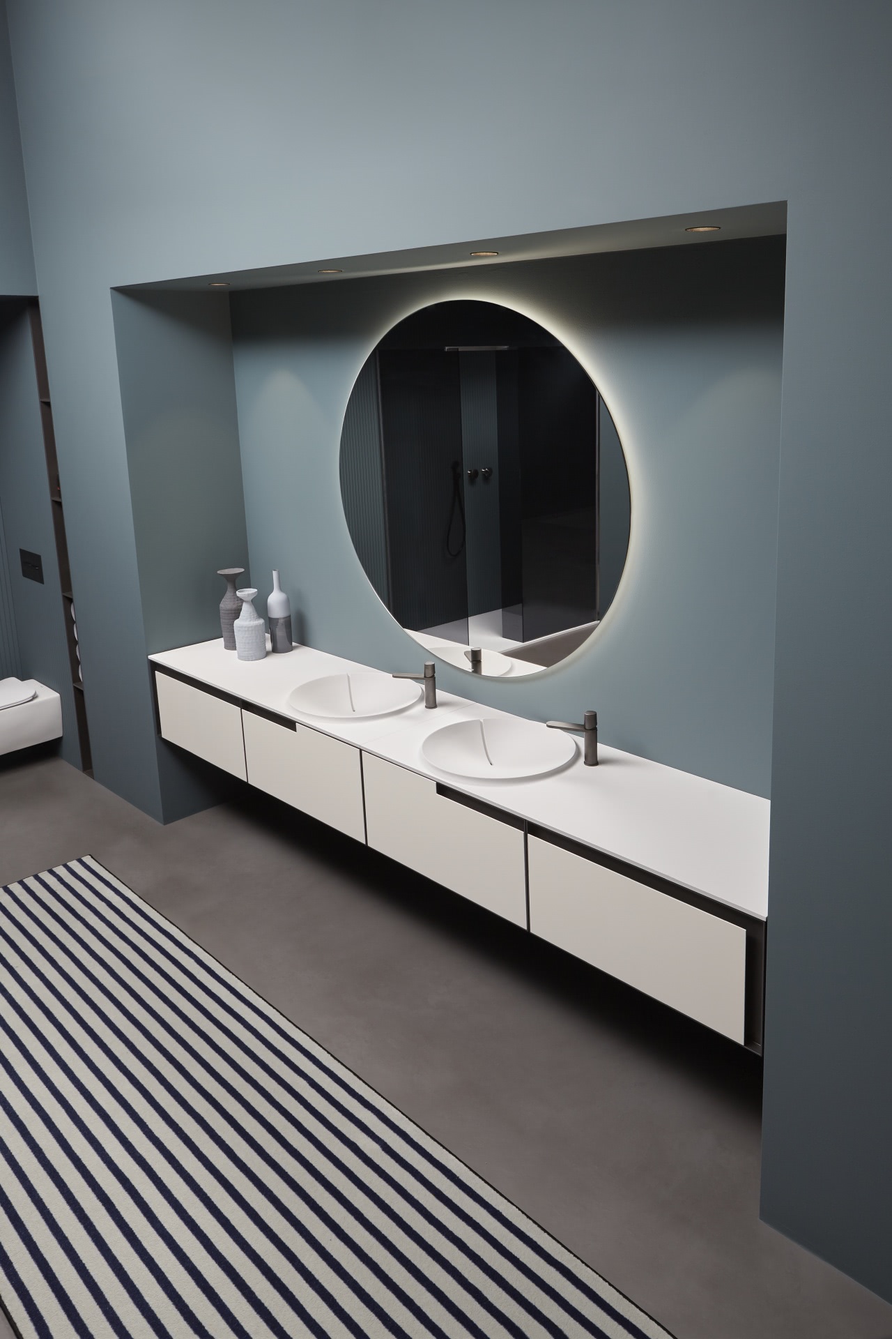 based on a combination of modules in various sizes.