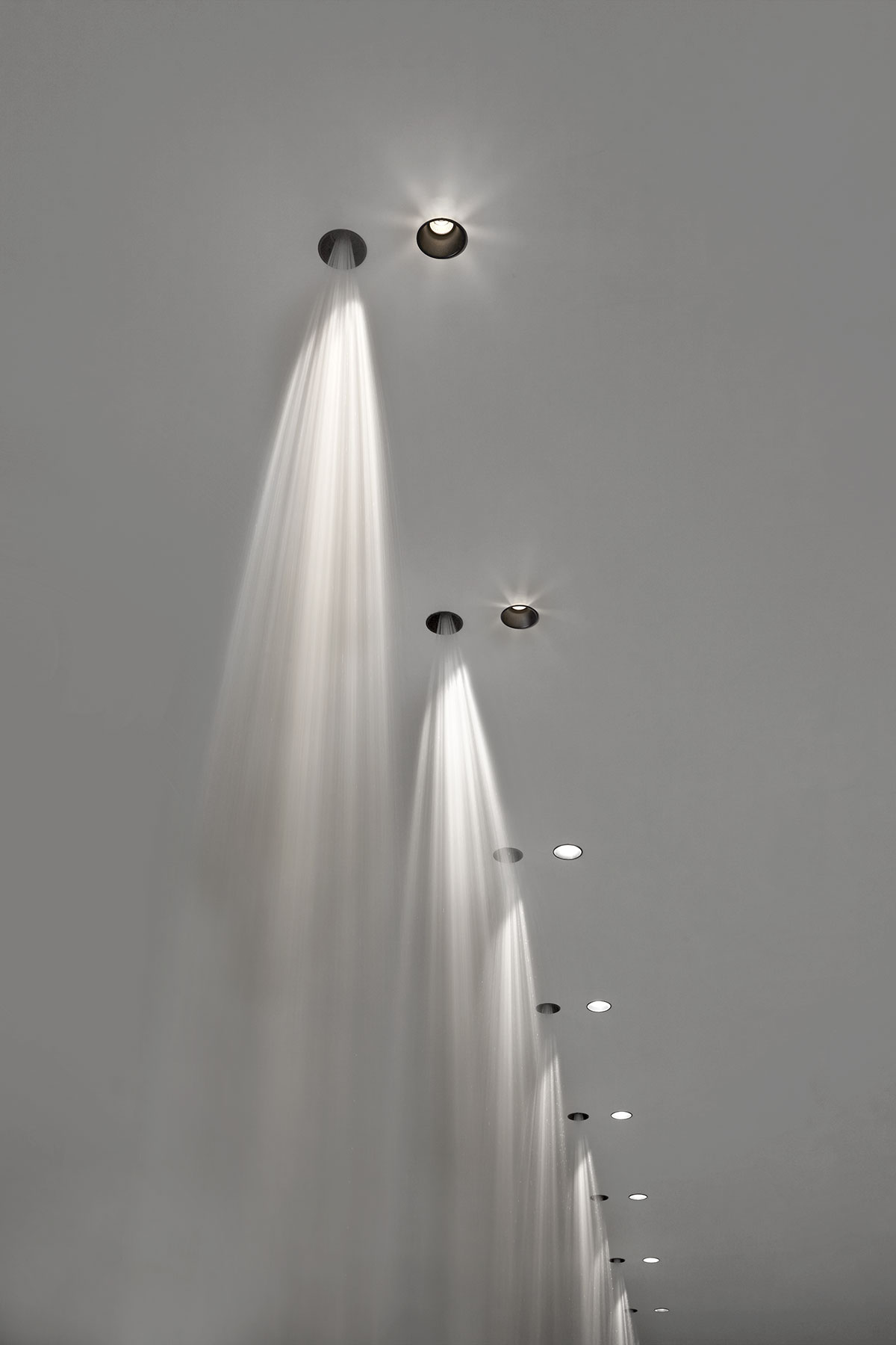 Zenit10 manifests itself only when it is operating, generating a source of hidden well-being.