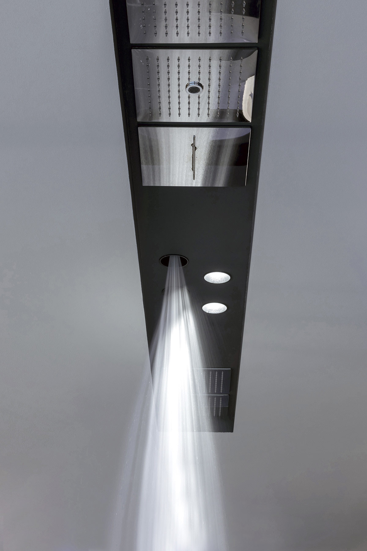 Zenit10 manifests itself only when it is operating, generating a source of hidden well-being.