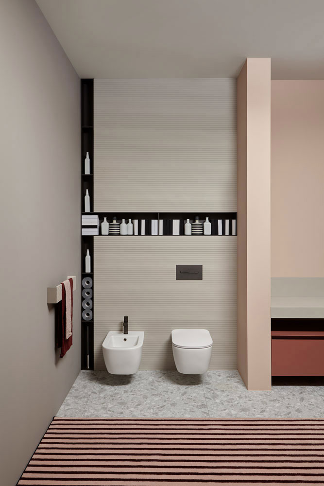 A clear cut that "measures" the surface, a breach in the wall that tells a story.