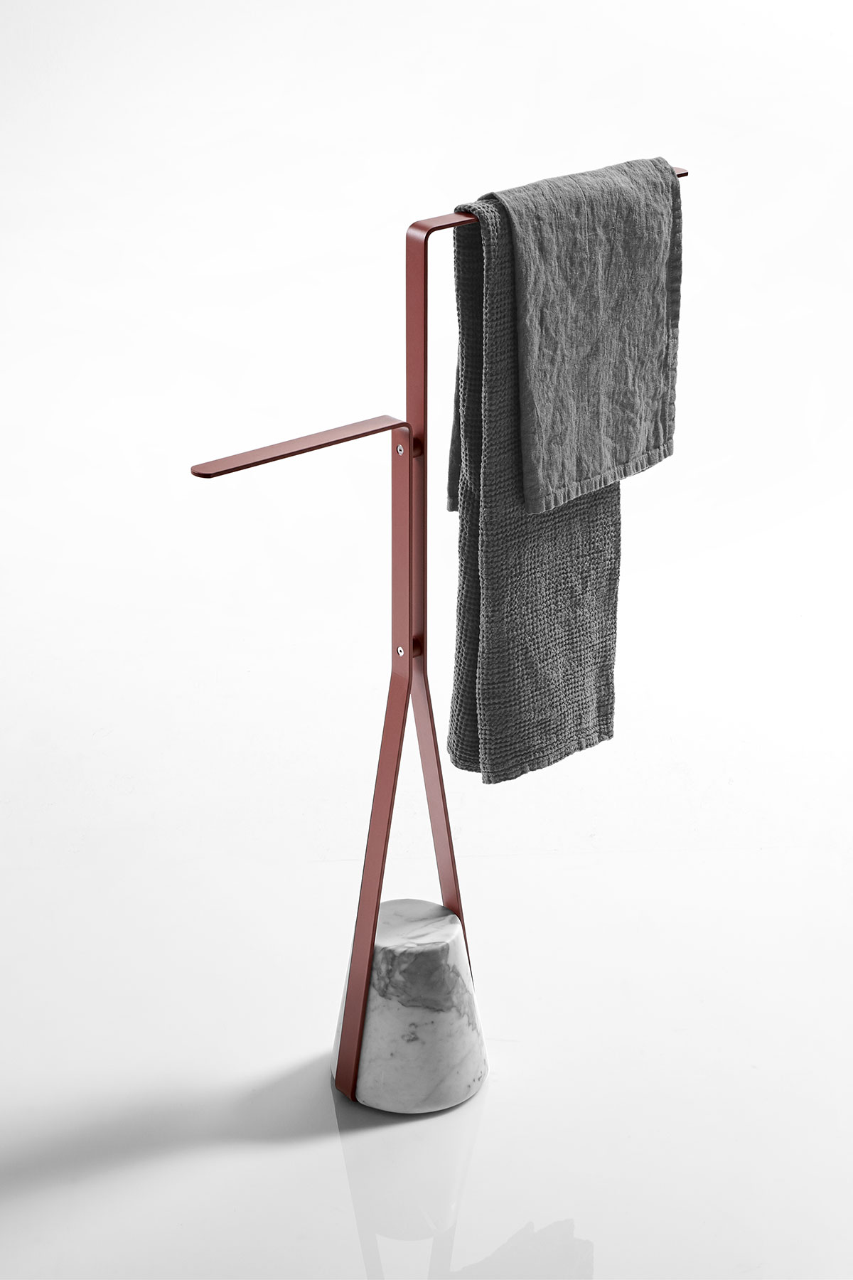 Like an elastic that is dragged downwards, but which then finds resistance and consistency to become a support in turn. 