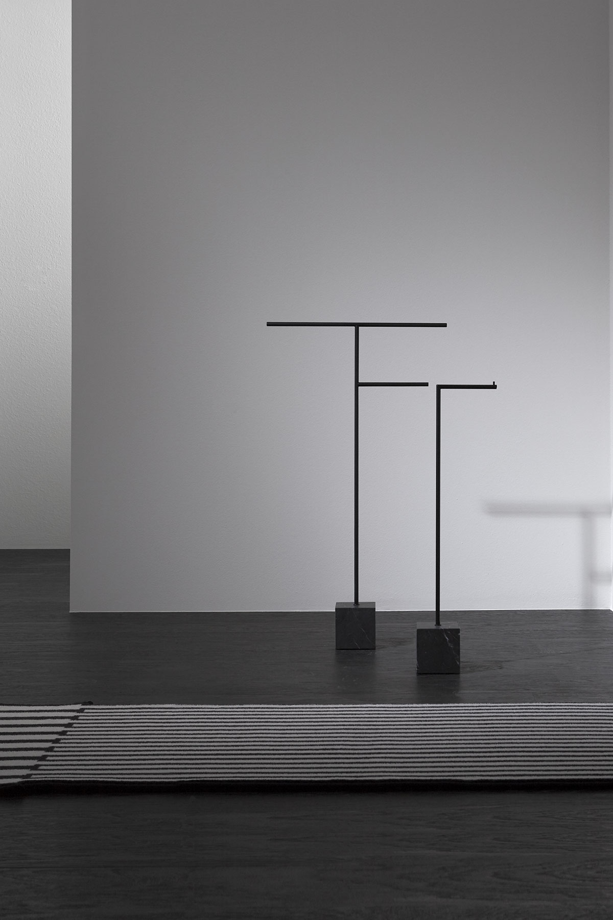 encounter between solidity and lightness, between gravity and the ability to hover in space.