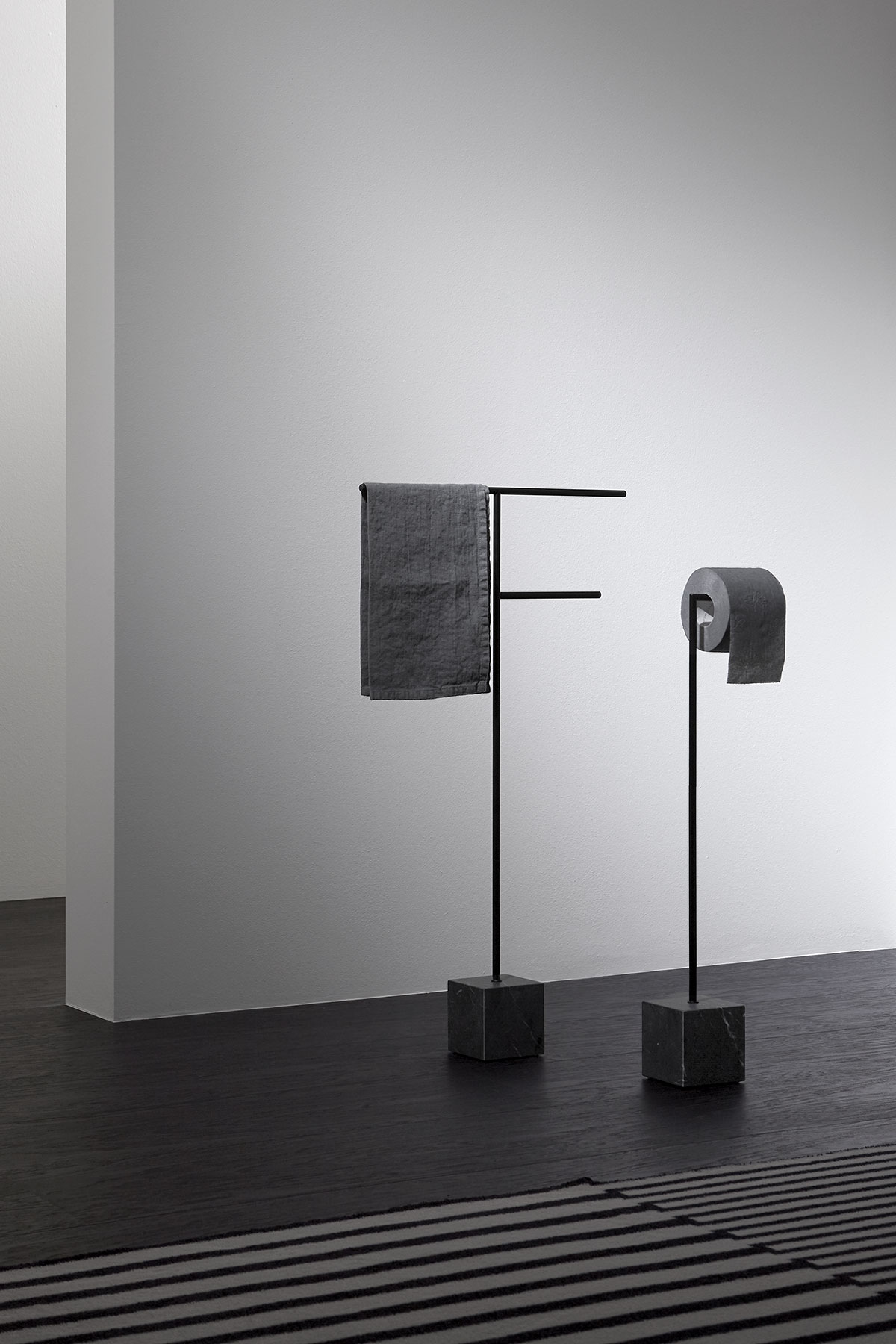 encounter between solidity and lightness, between gravity and the ability to hover in space.