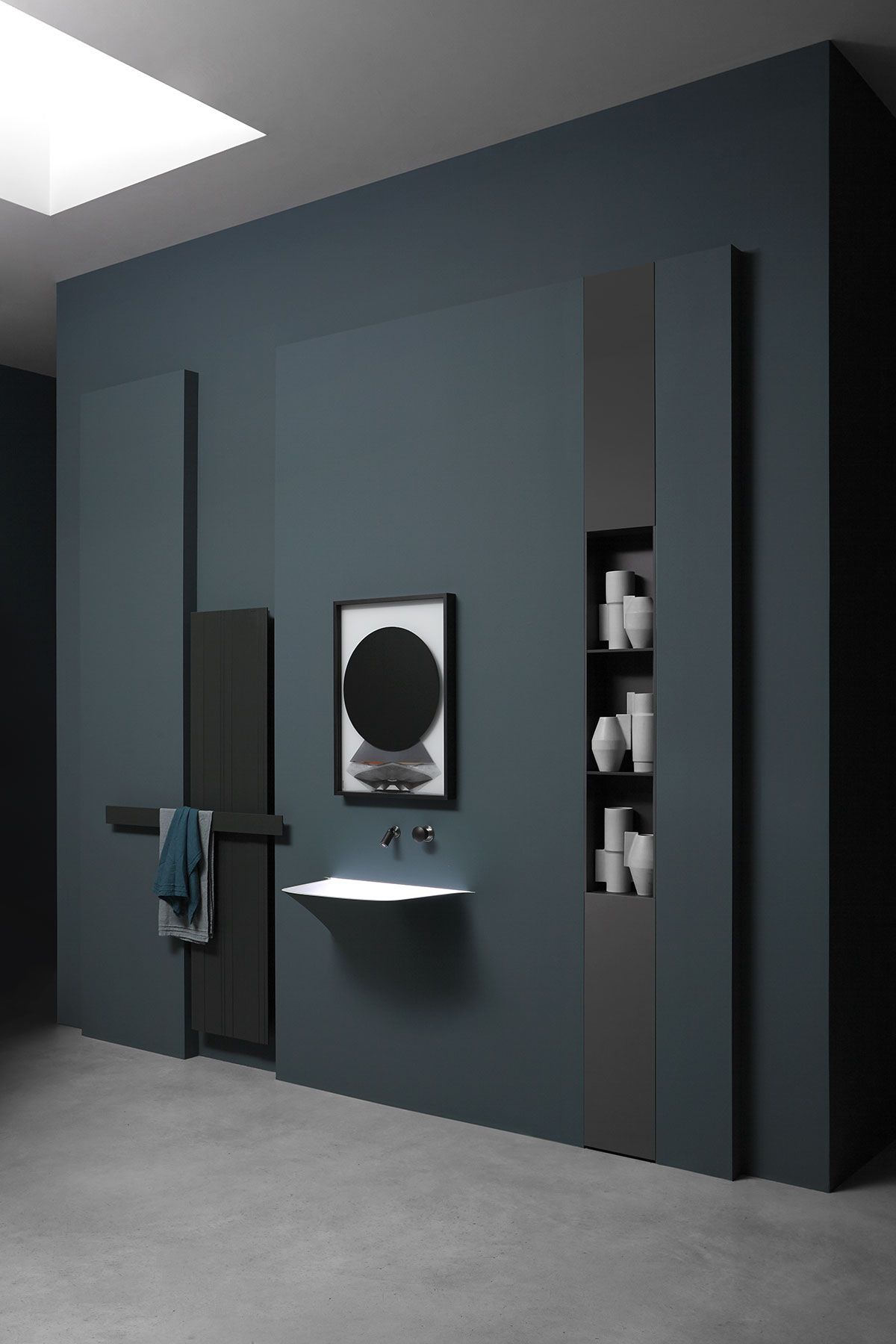 real geometric backdrops that refer to the image of avant-garde abstract.