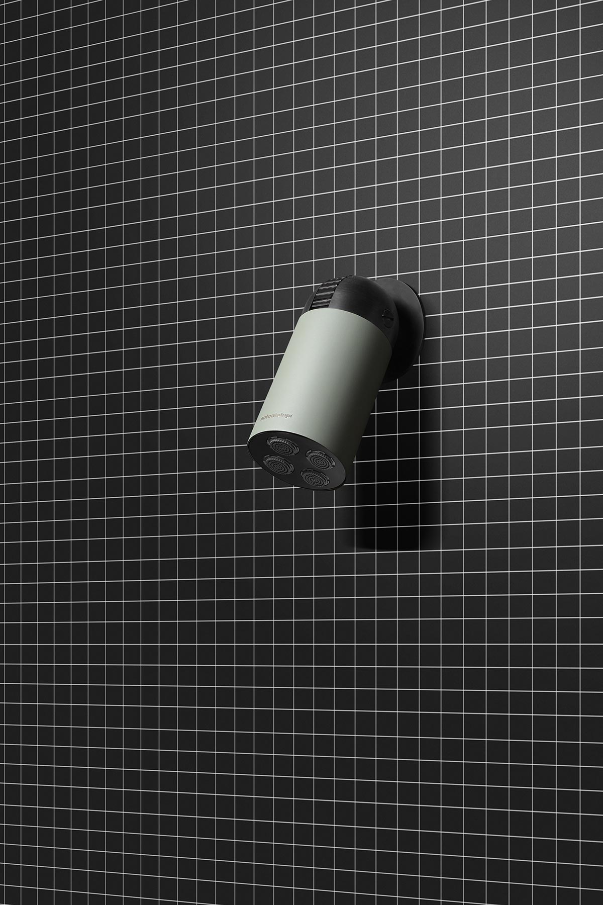 The colours give identity to the object called to dialogue with the textures and shades of the wall on which it is installed.