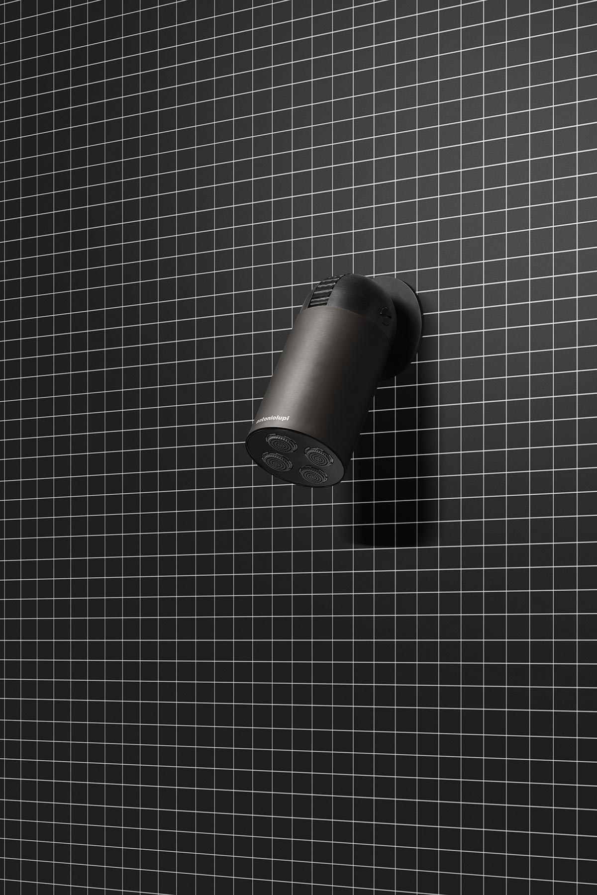 The colours give identity to the object called to dialogue with the textures and shades of the wall on which it is installed.