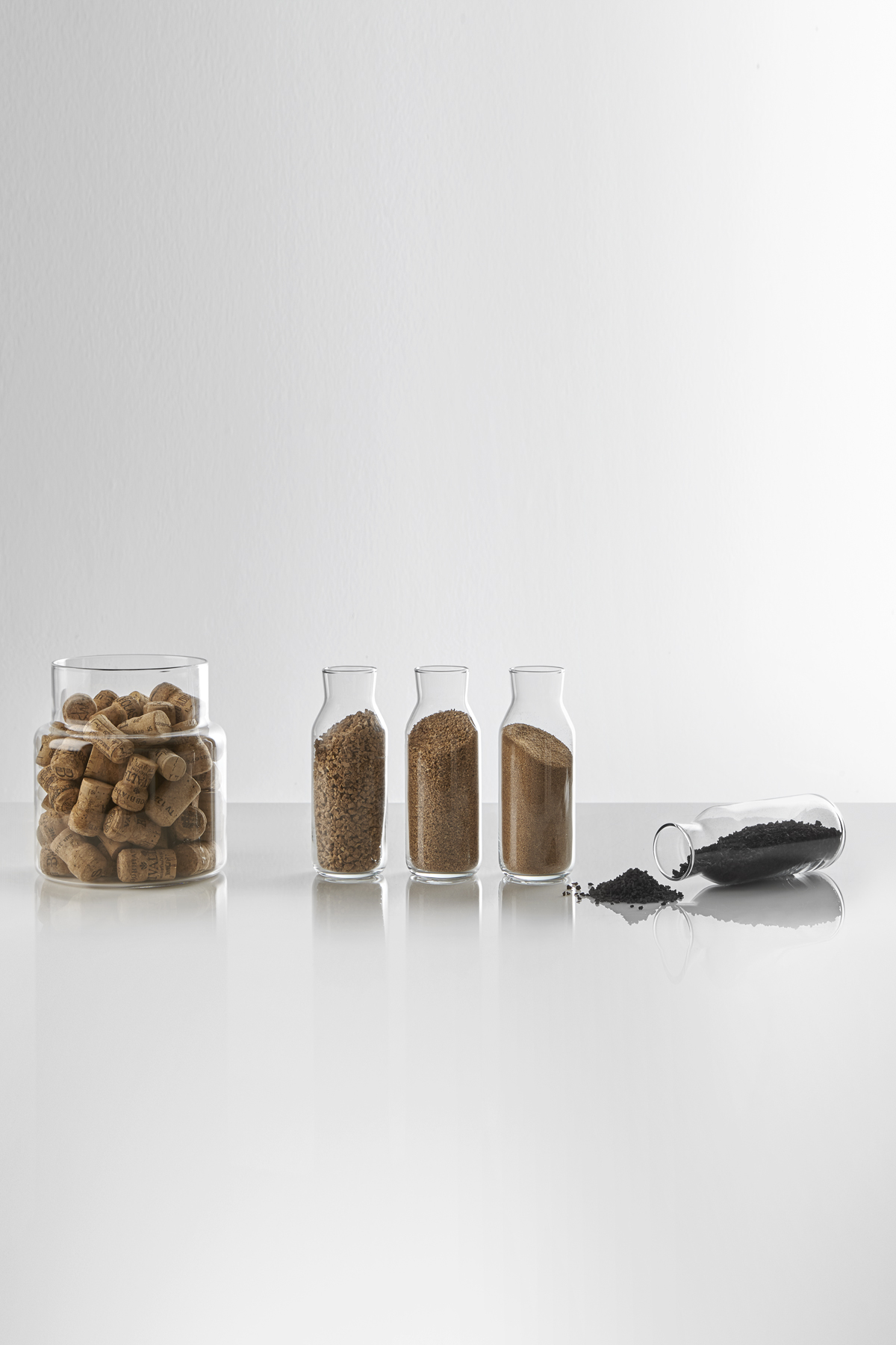 the combinations are unexpected, but above all the contrasts between materials, textures and shades