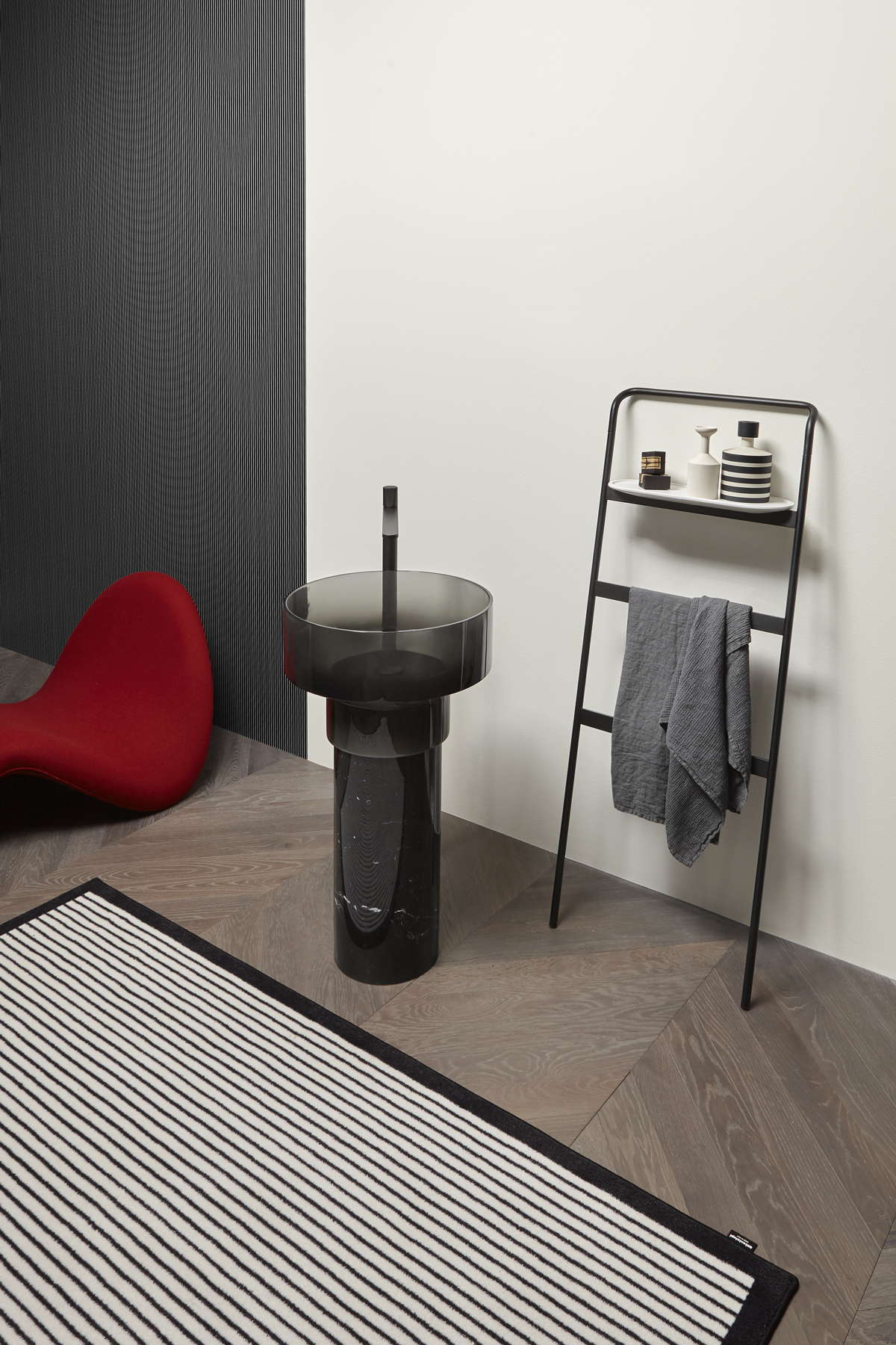 Sculptural furniture in essential geometric shapes