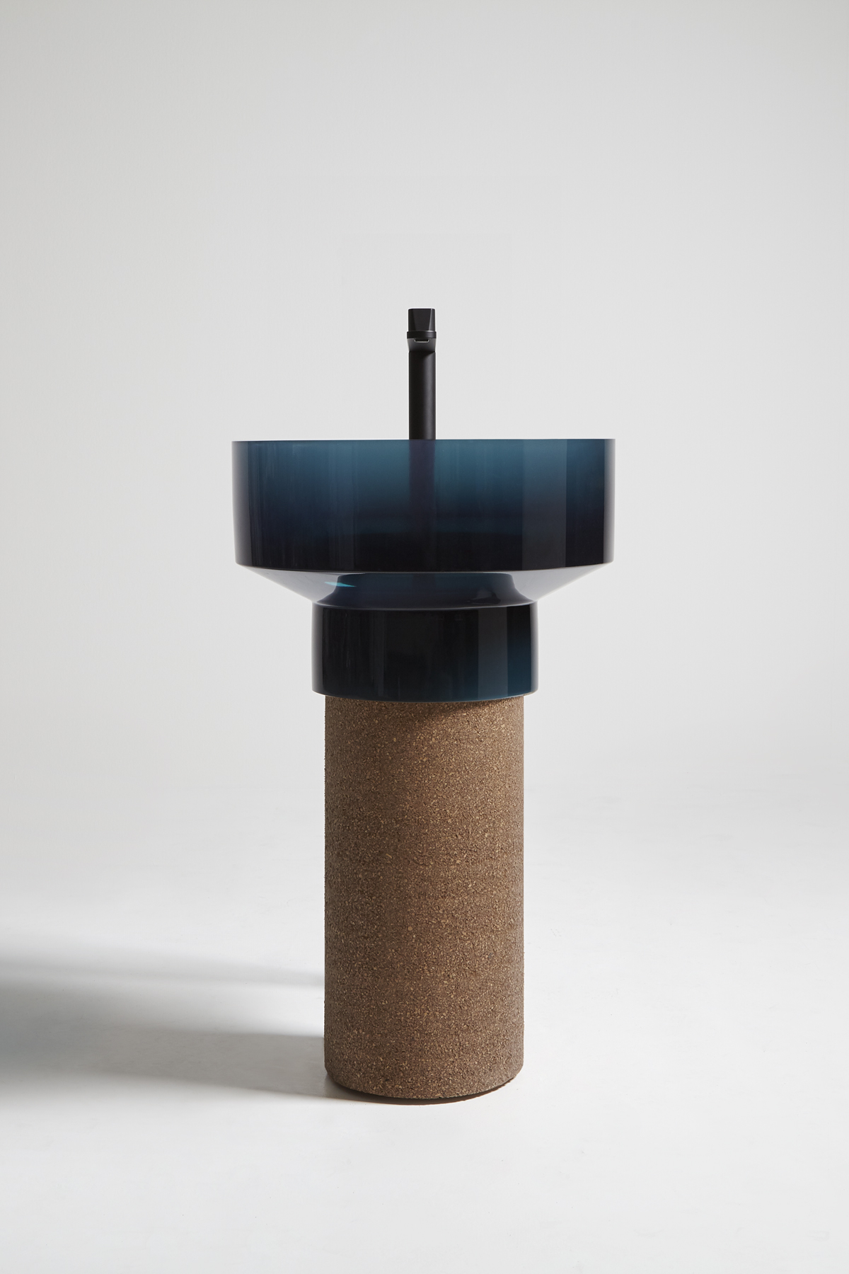 the combinations are unexpected, but above all the contrasts between materials, textures and shades