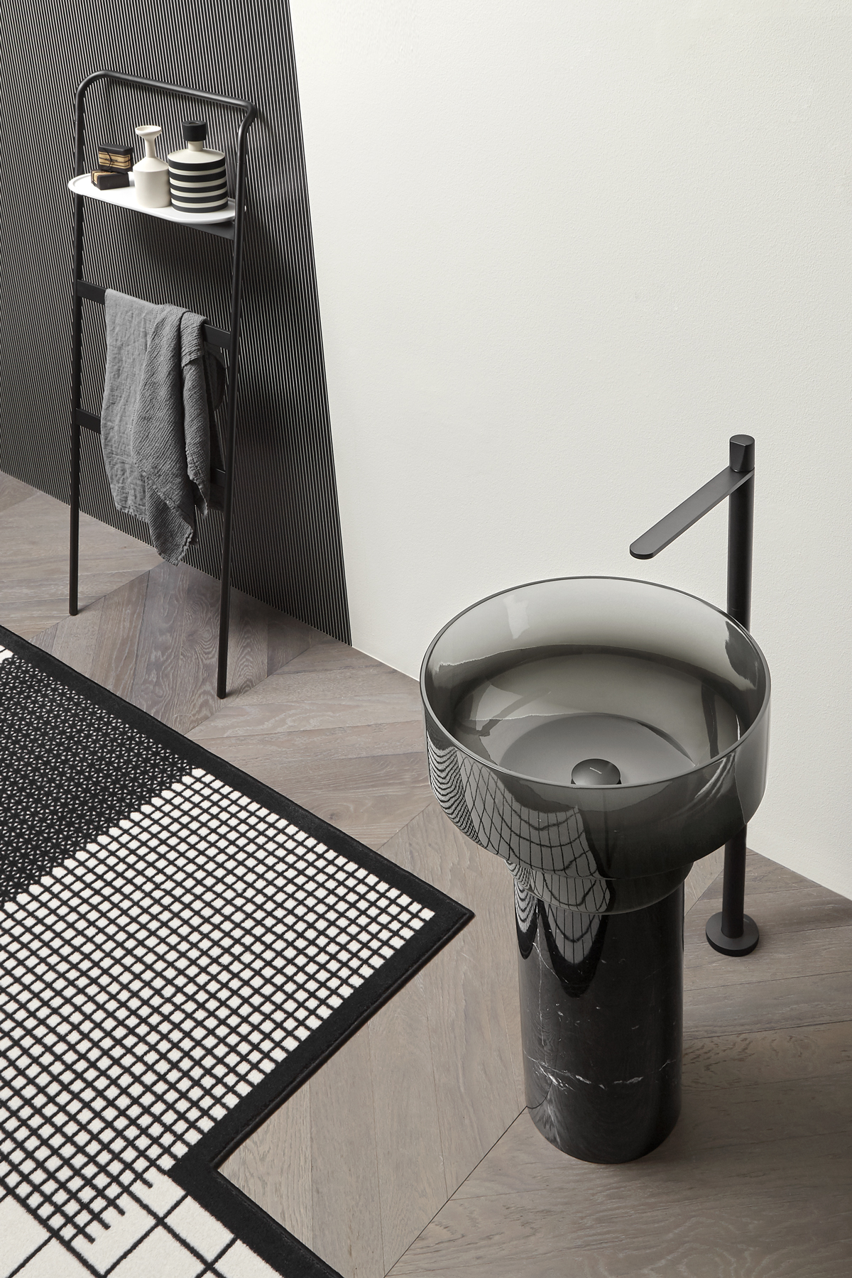 Sculptural furniture in essential geometric shapes