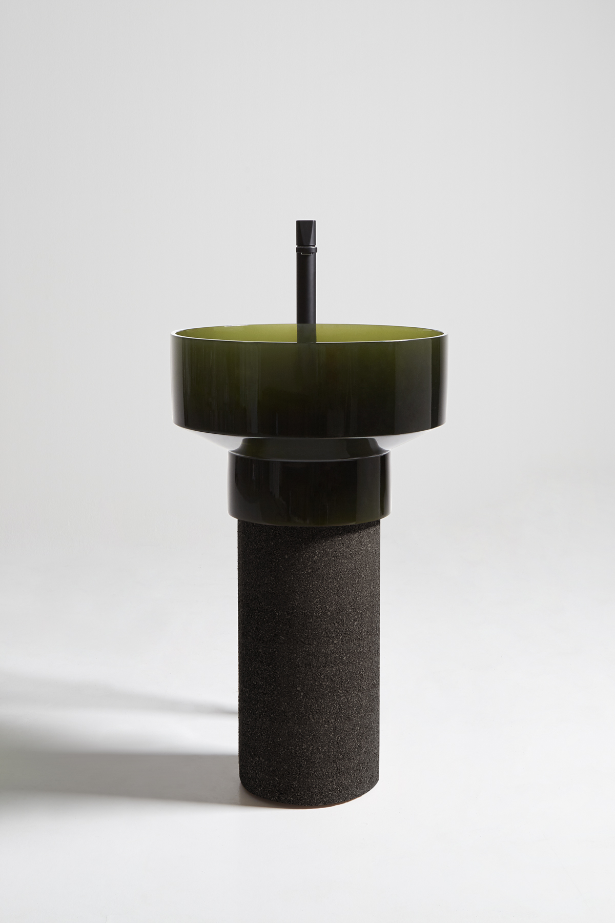 the combinations are unexpected, but above all the contrasts between materials, textures and shades