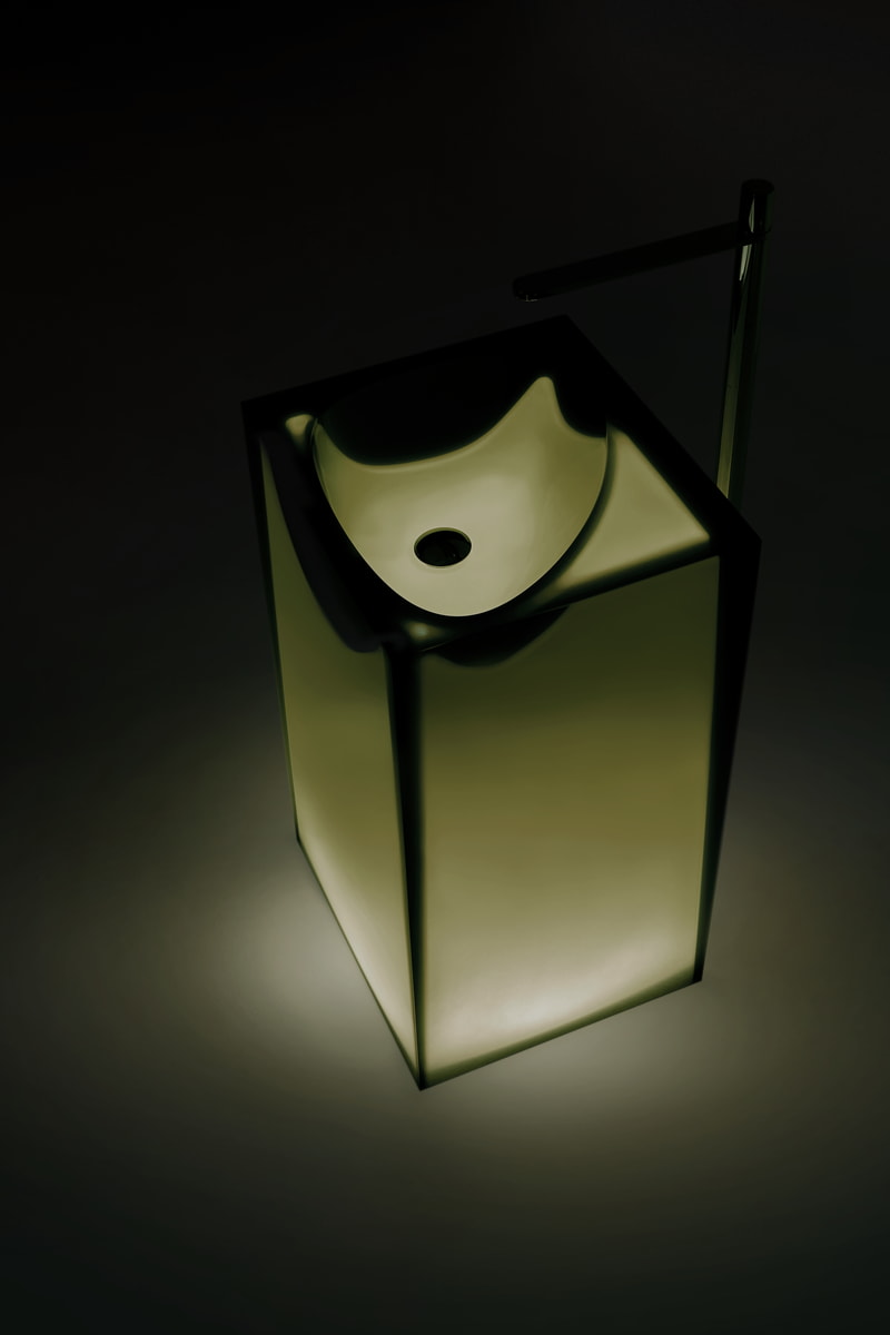 a volume that molds, transforms and recomposes itself to find a definitive image, liquefied but solidified at the same time