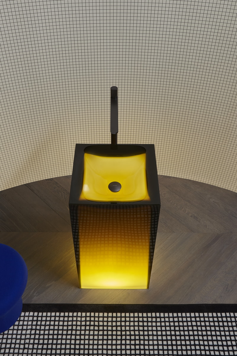 The organic shape develops seamlessly as it does for natural phenomenon.