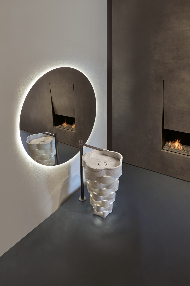 balance between a sophisticated piece and an apparently natural form