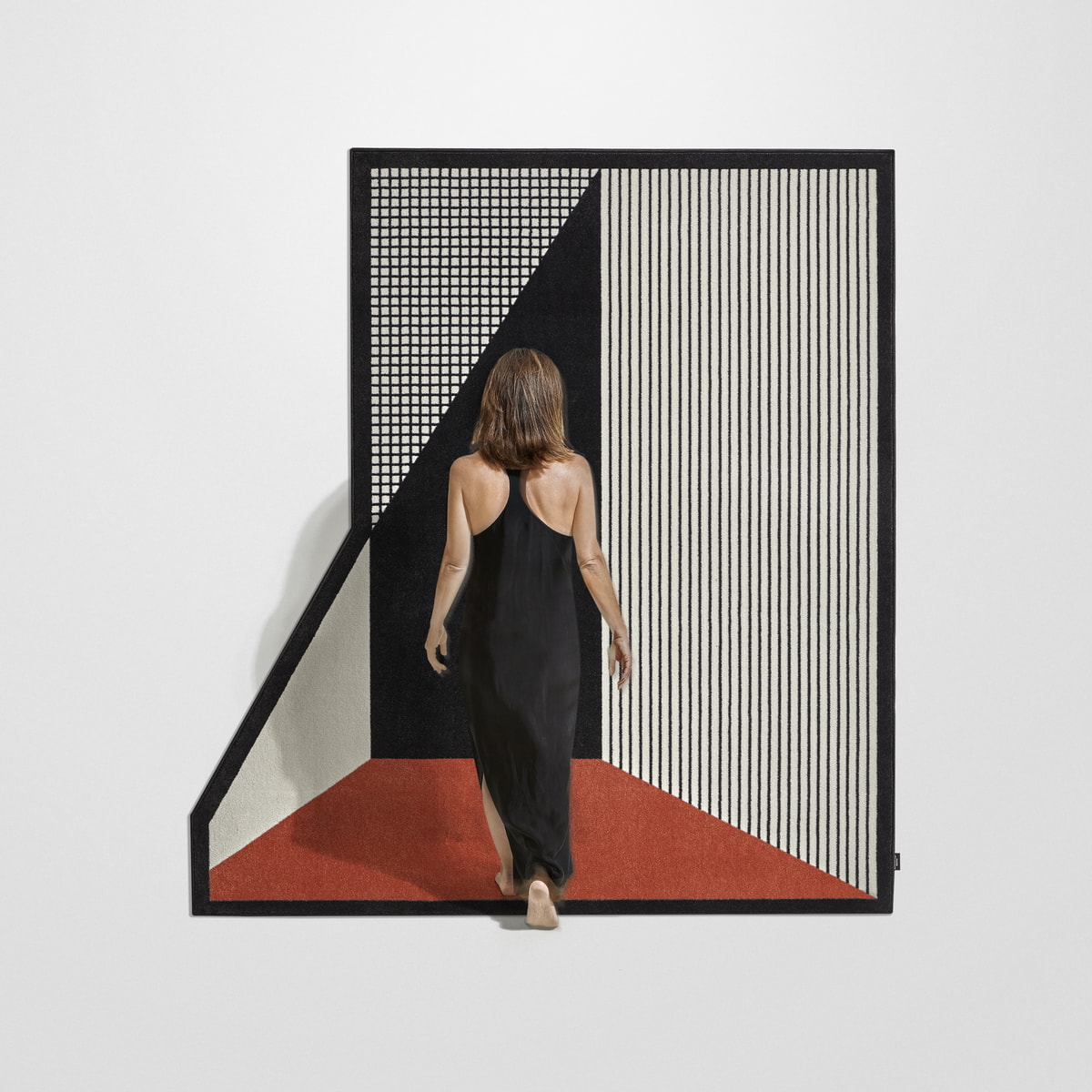 geometric backgrounds that generate a sensation of movement and depth.