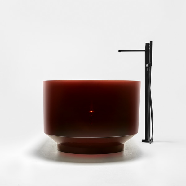 a solution that determines a feeling of floating in space.