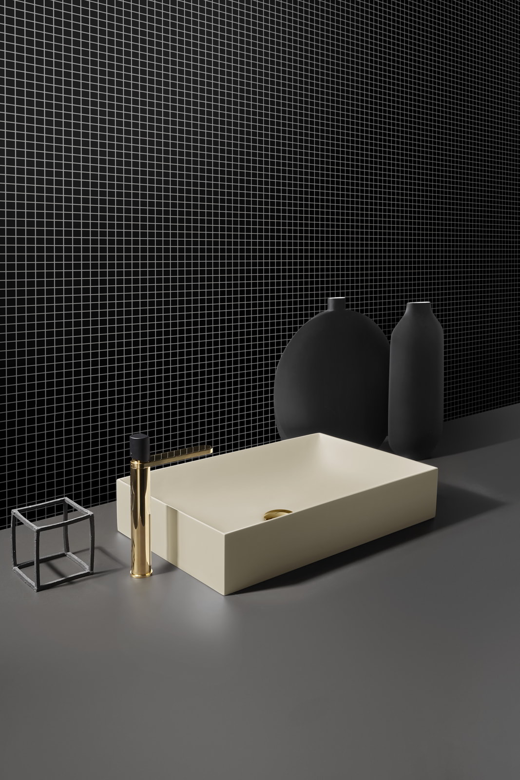 the choice of colors is the result of careful stylistic research 