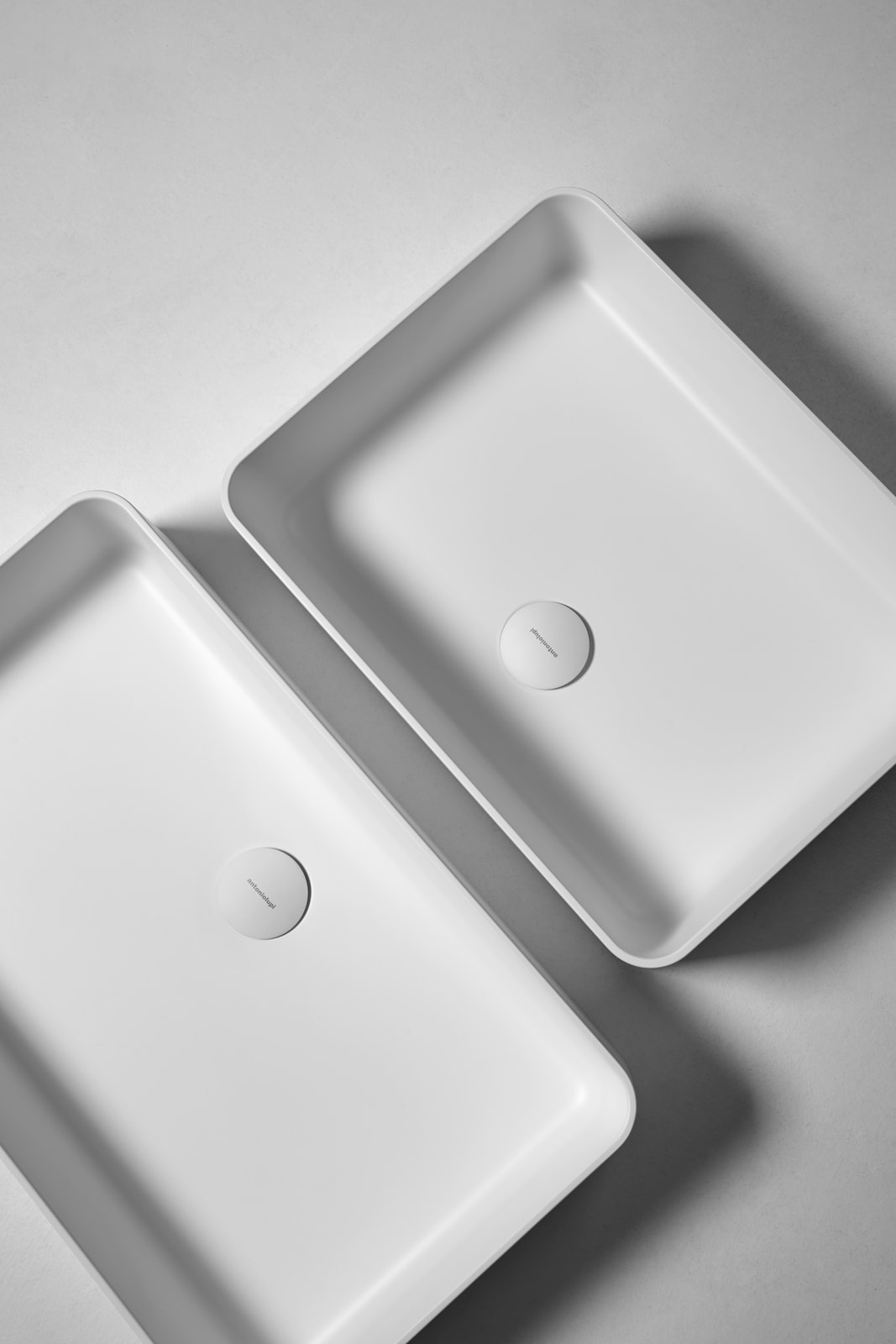 the choice of colors is the result of careful stylistic research 