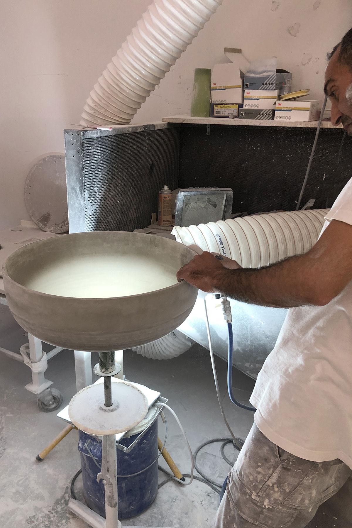 Cristalmood is a resin of our own creation that is manually poured into molds