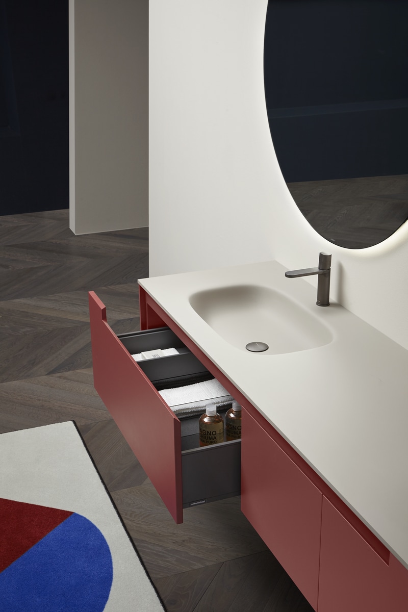 a simple geometric shape with rigorous and essential structure.