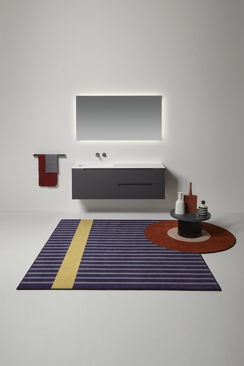 a simple geometric shape with rigorous and essential structure.