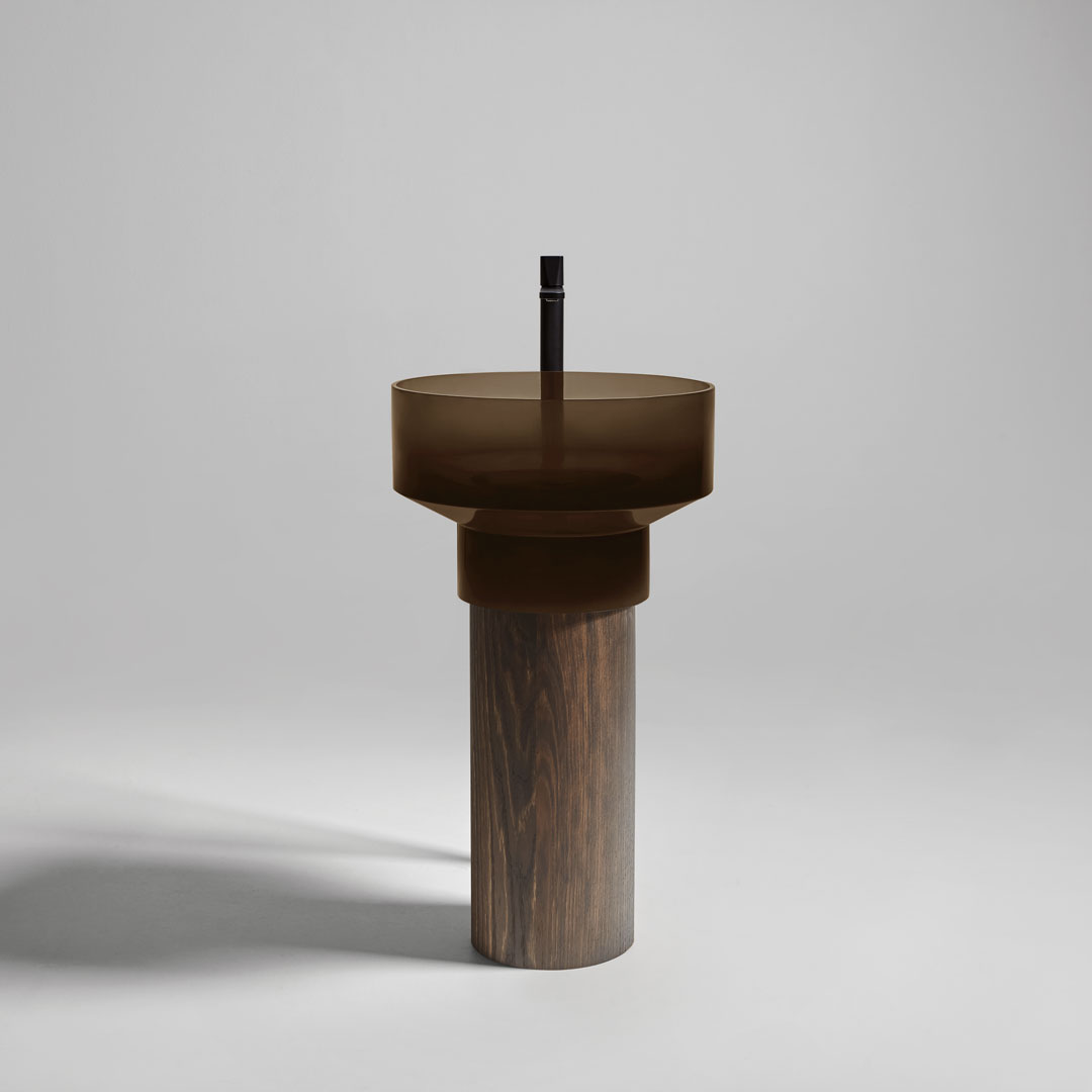 unique objects, as well as unusual and fascinating projects.