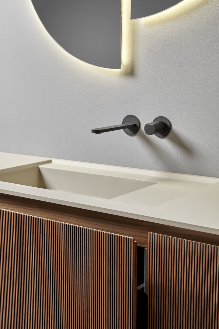 a trace that "measures" the proportion of the front