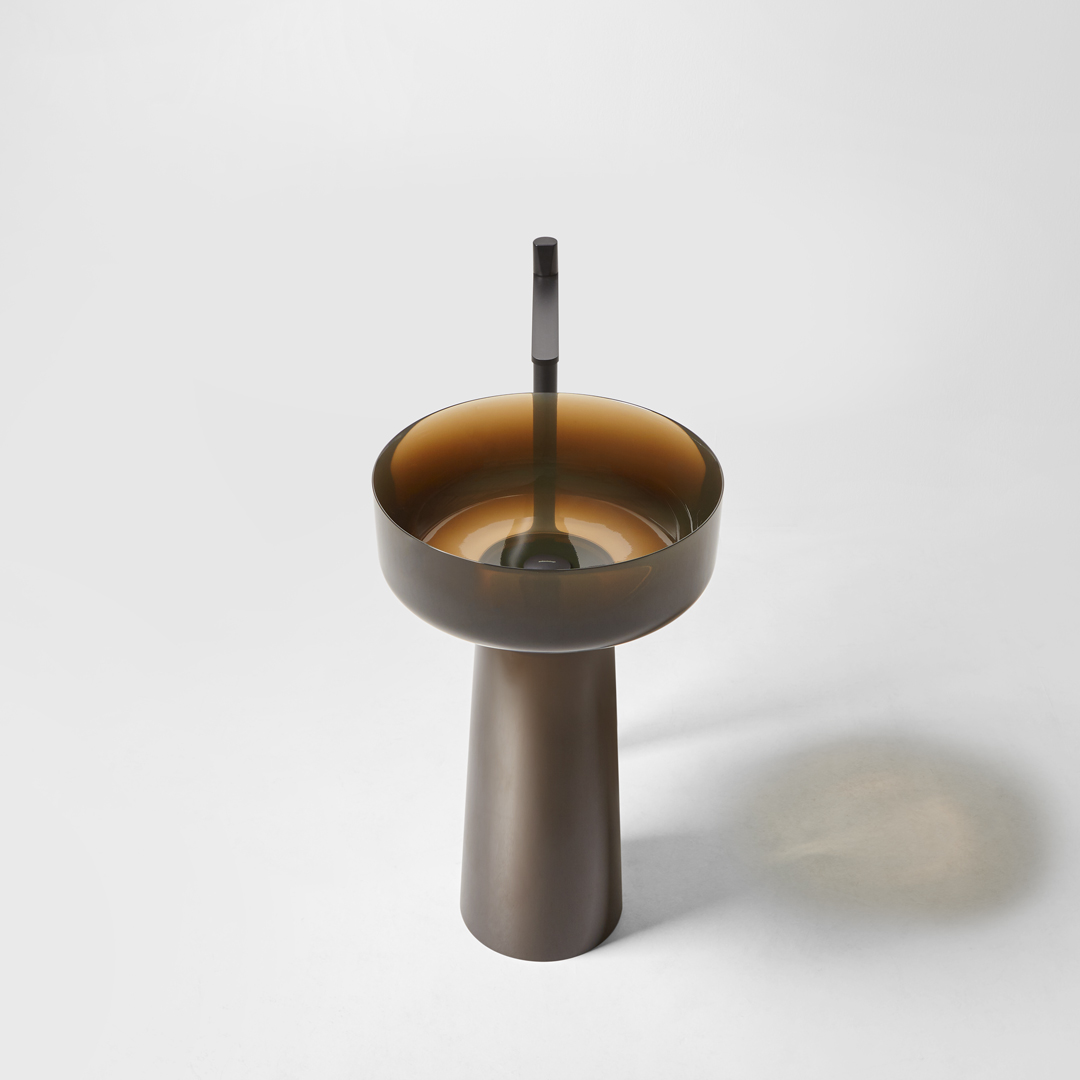 the balance that arises from the superposition of geometric shapes