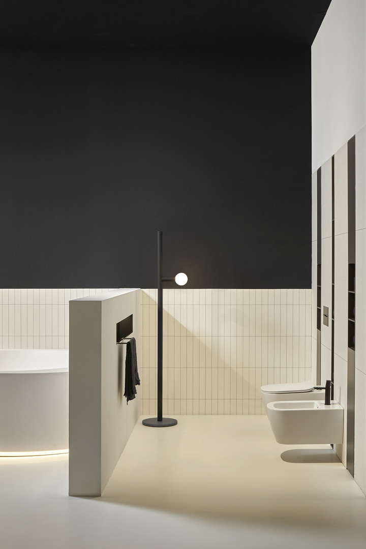 A graphic sign that becomes a distinctive feature