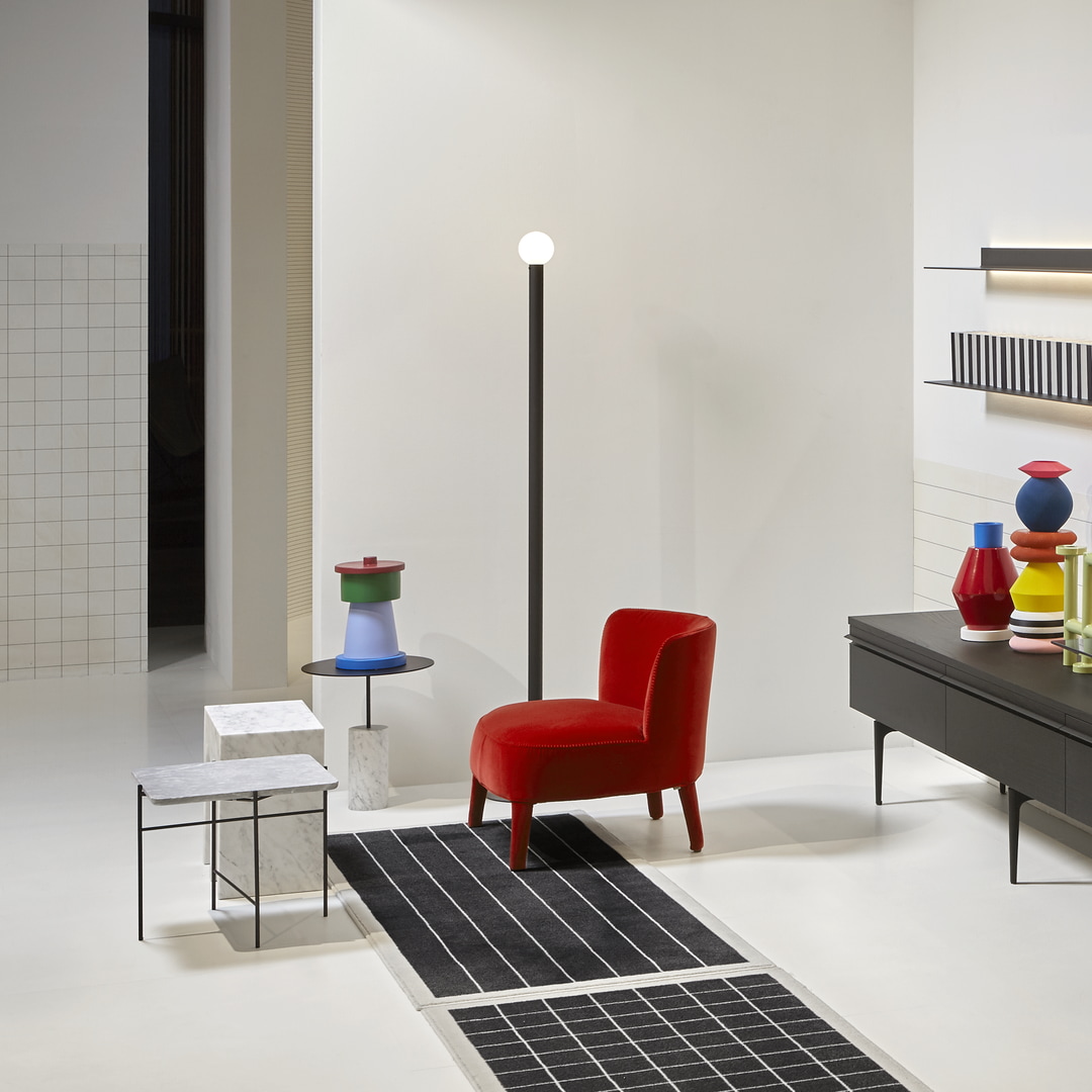 An abacus of few signs 