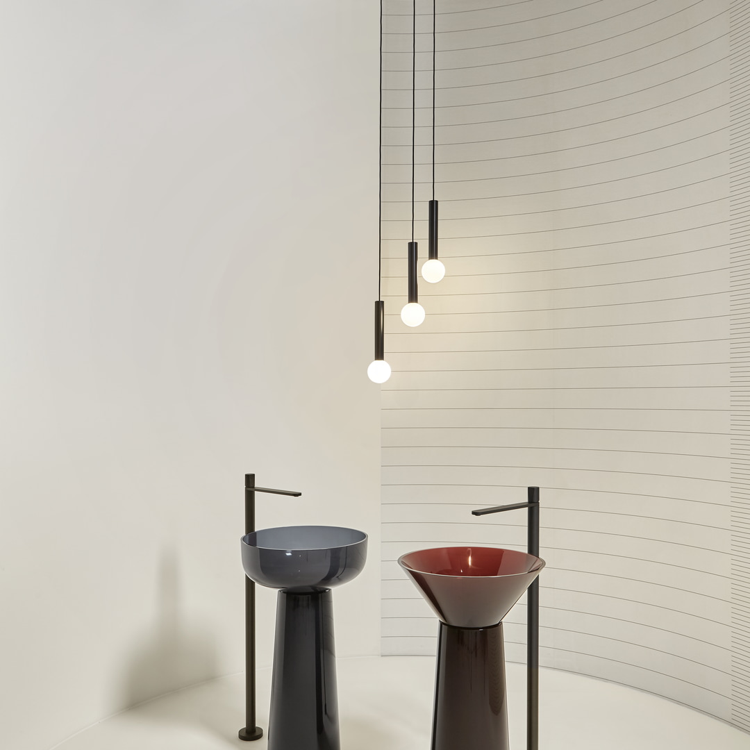 an image with absolute linearity or a more dynamic and asymmetrical shape