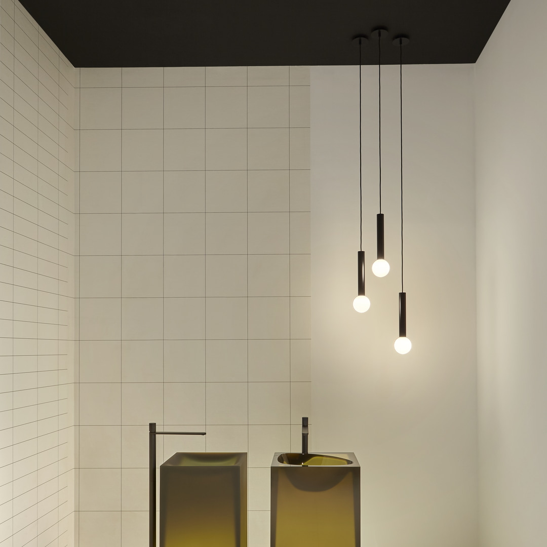 an image with absolute linearity or a more dynamic and asymmetrical shape