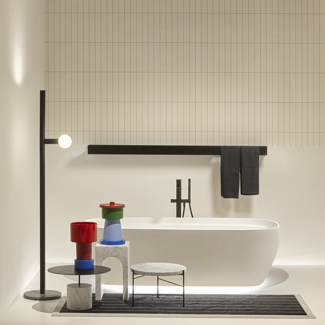 An abacus of few signs 