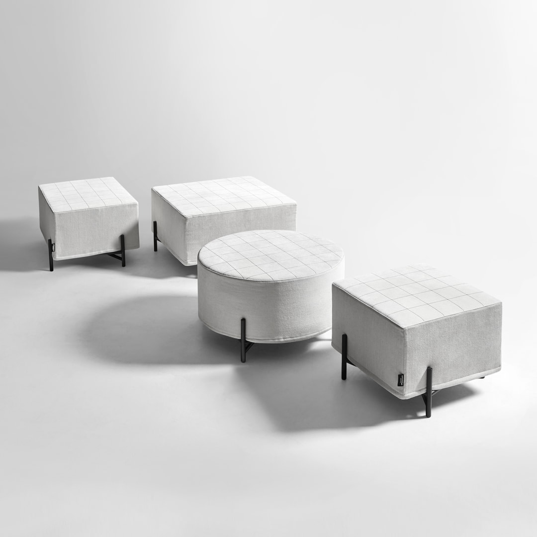 Light and shadow envelop the object