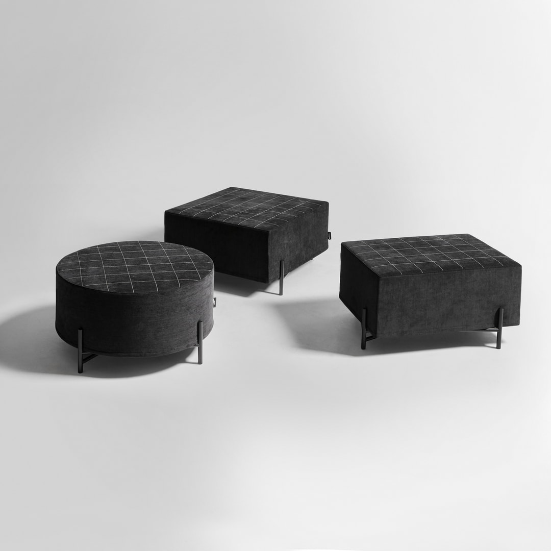 Light and shadow envelop the object