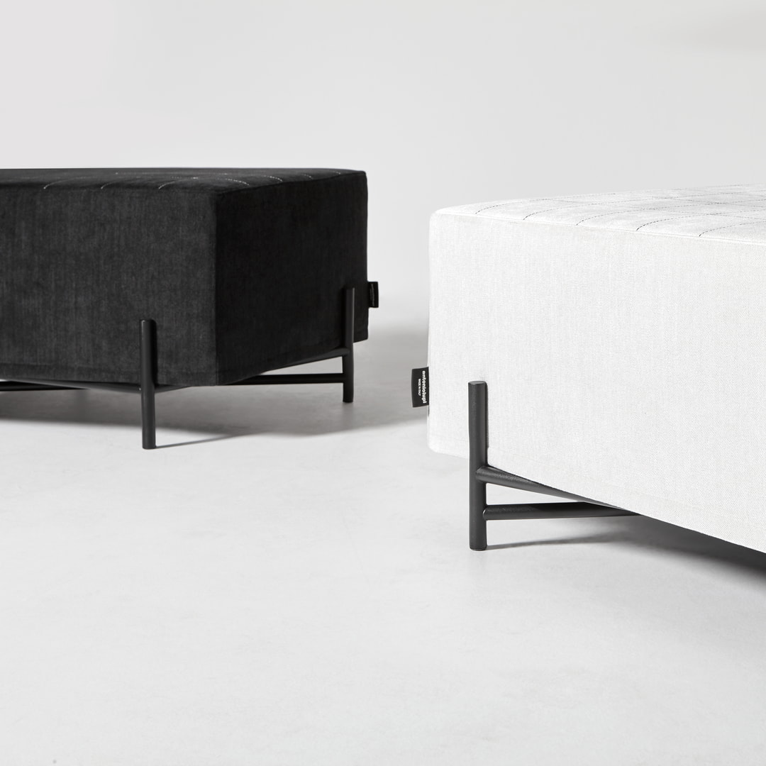 Light and shadow envelop the object