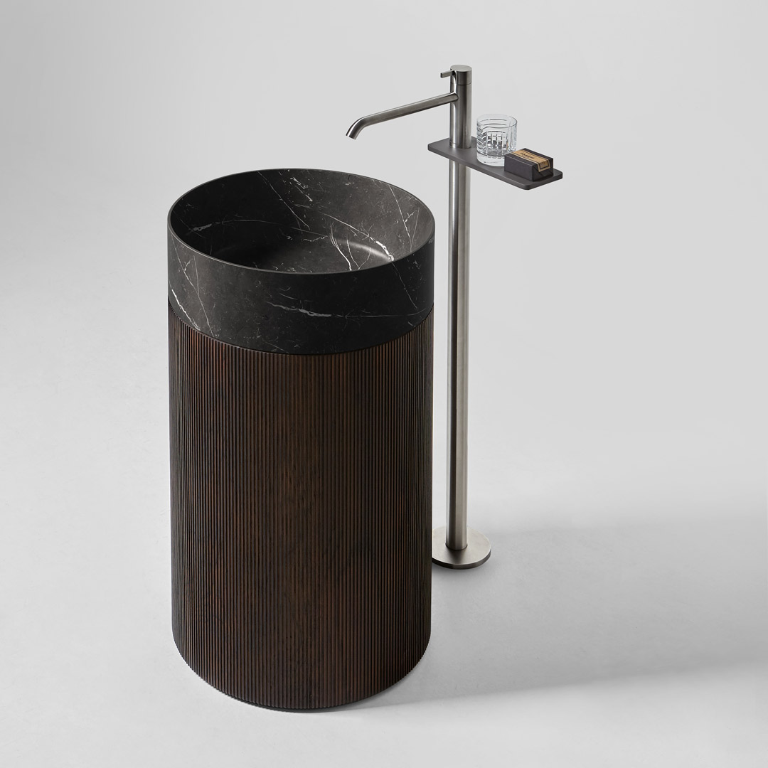 an elegant and natural crowning