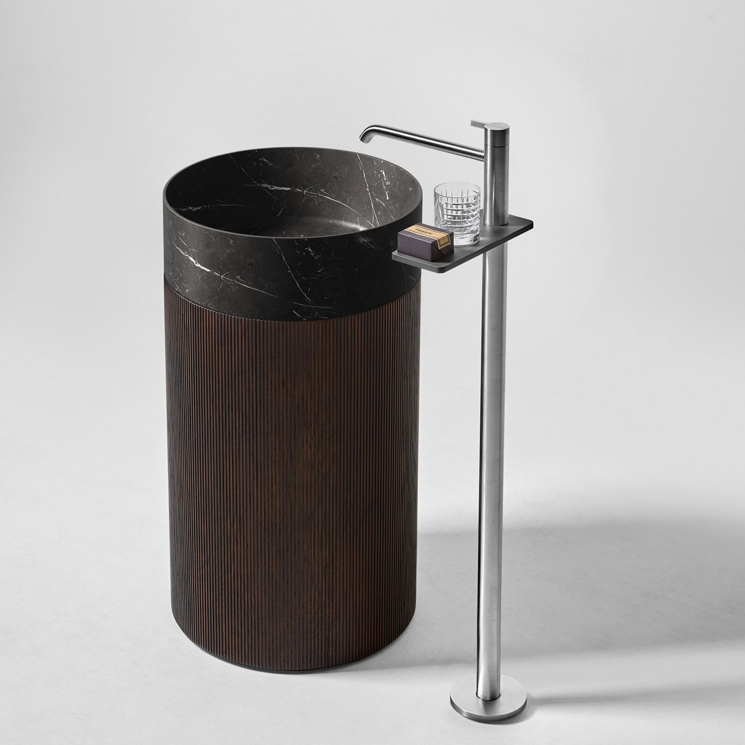 an elegant and natural crowning