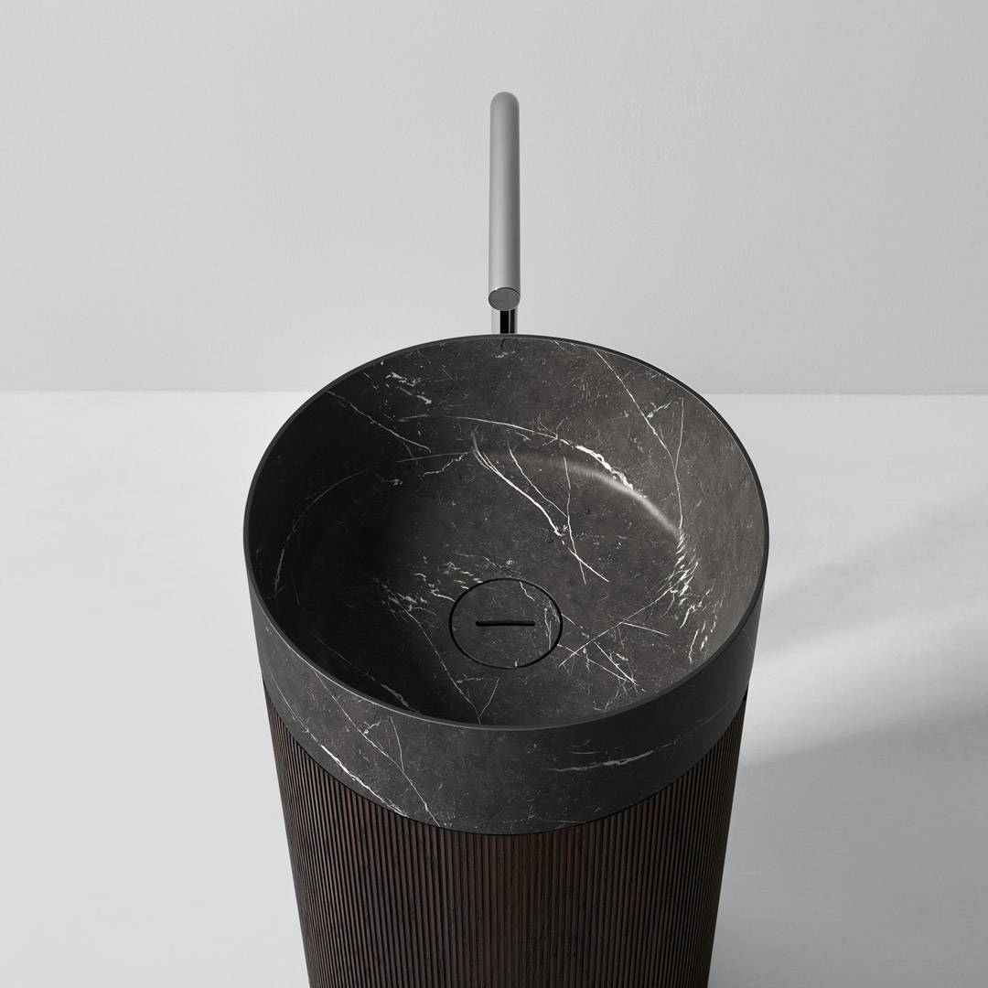 an elegant and natural crowning