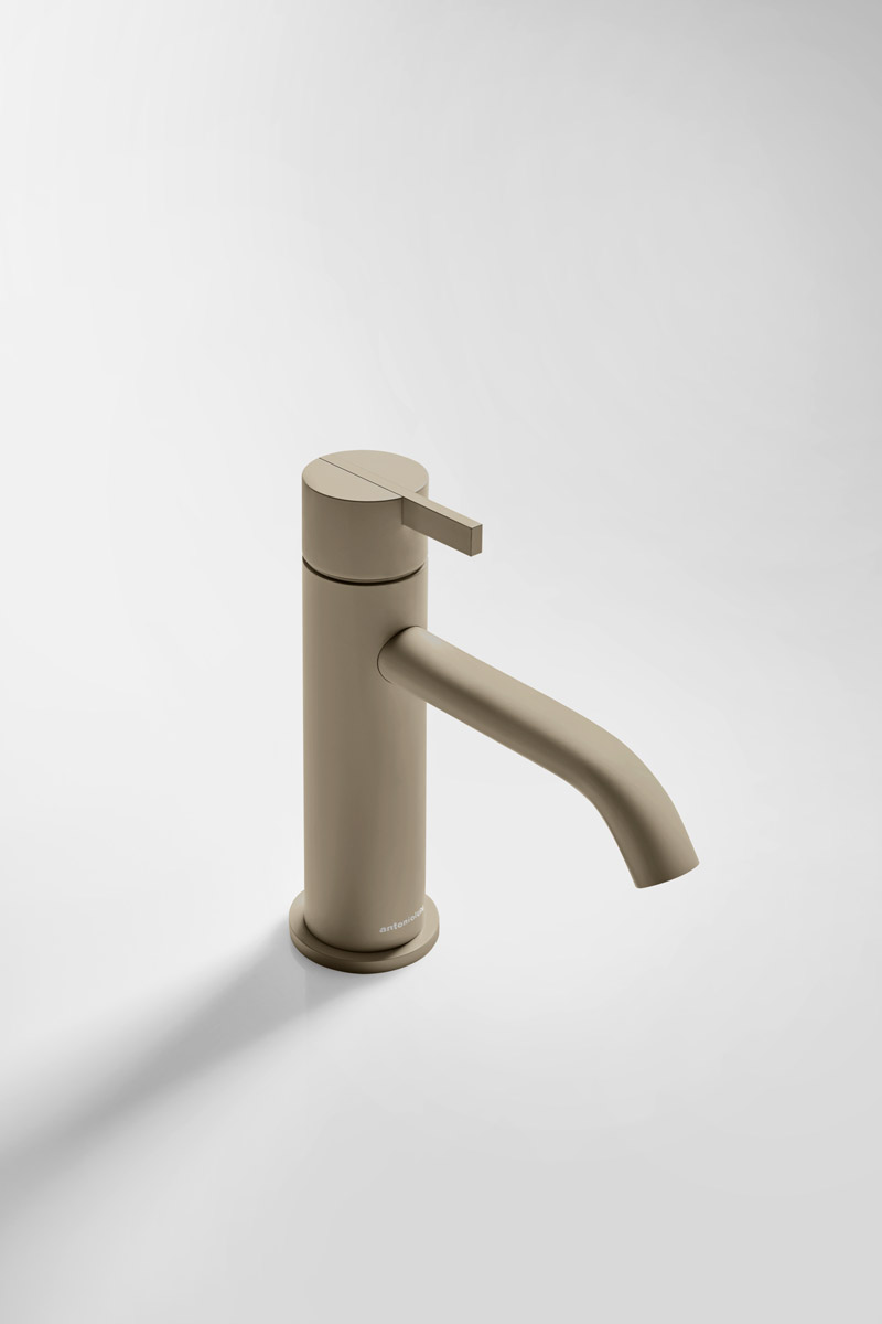 a disruptive gesture, a clean, decisive cut 