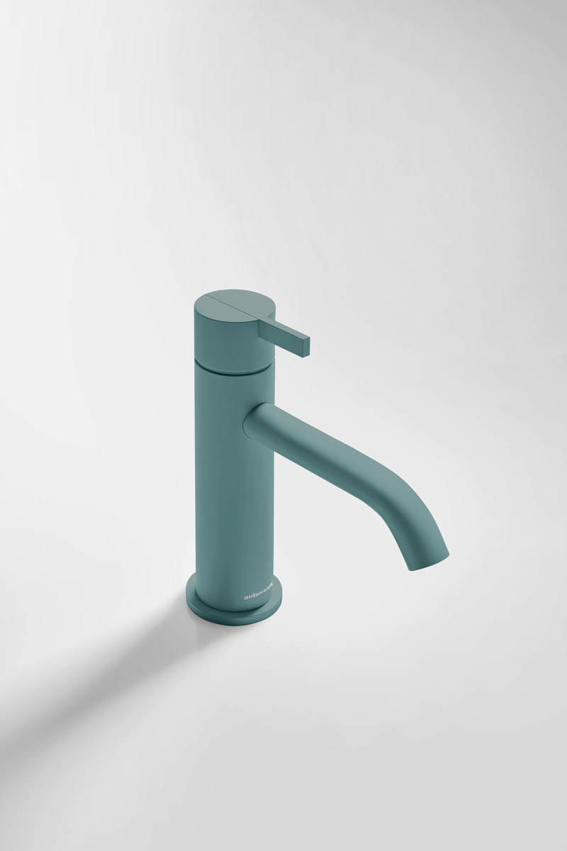 a disruptive gesture, a clean, decisive cut 